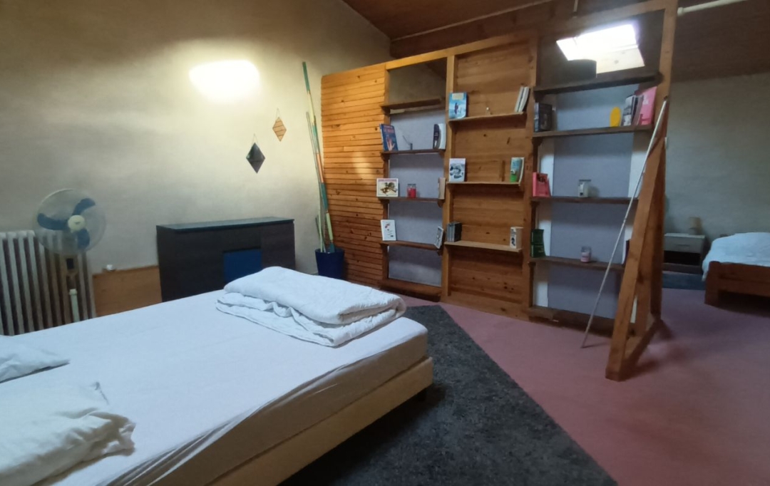 Annonces LANGON : Maison / Villa | SAINT-PIERRE-D'AURILLAC (33490) | 373 m2 | 292 000 &euro; 